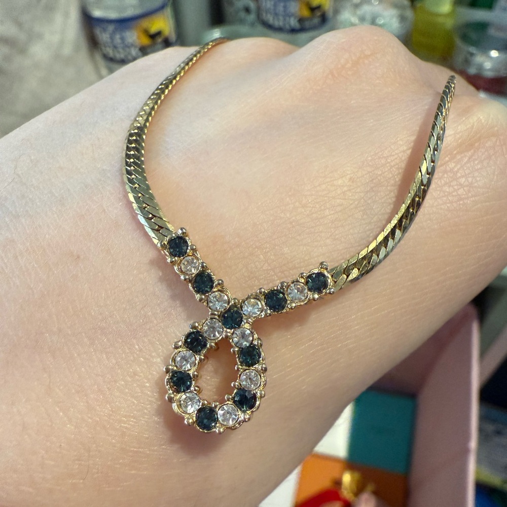 2XElegant Necklaces